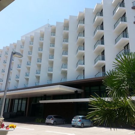 Hotel Tsix5 Quarter Pattaya Esterno foto