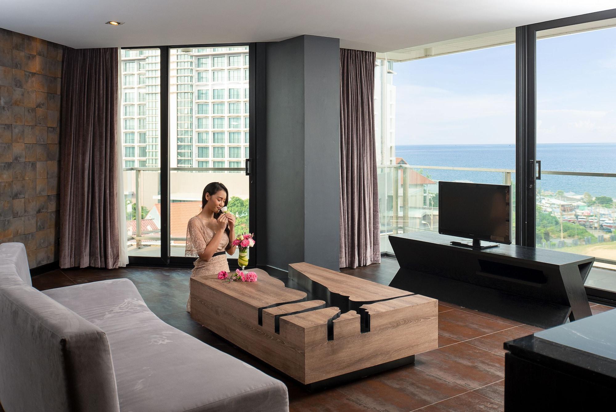 Hotel Tsix5 Quarter Pattaya Esterno foto