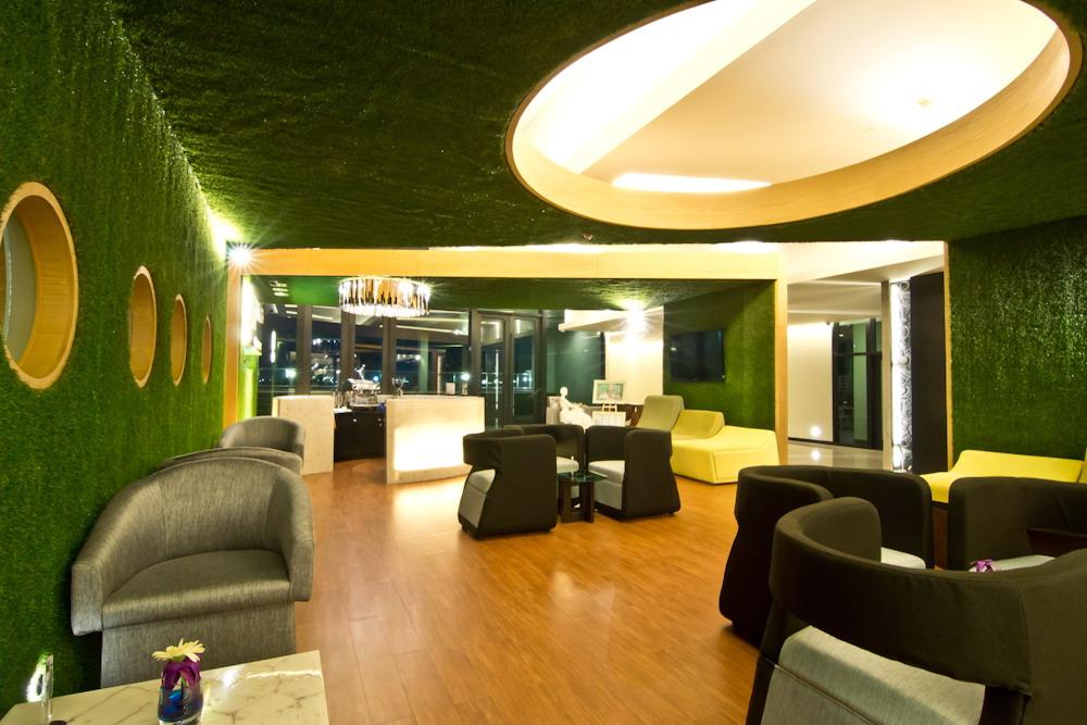 Hotel Tsix5 Quarter Pattaya Esterno foto