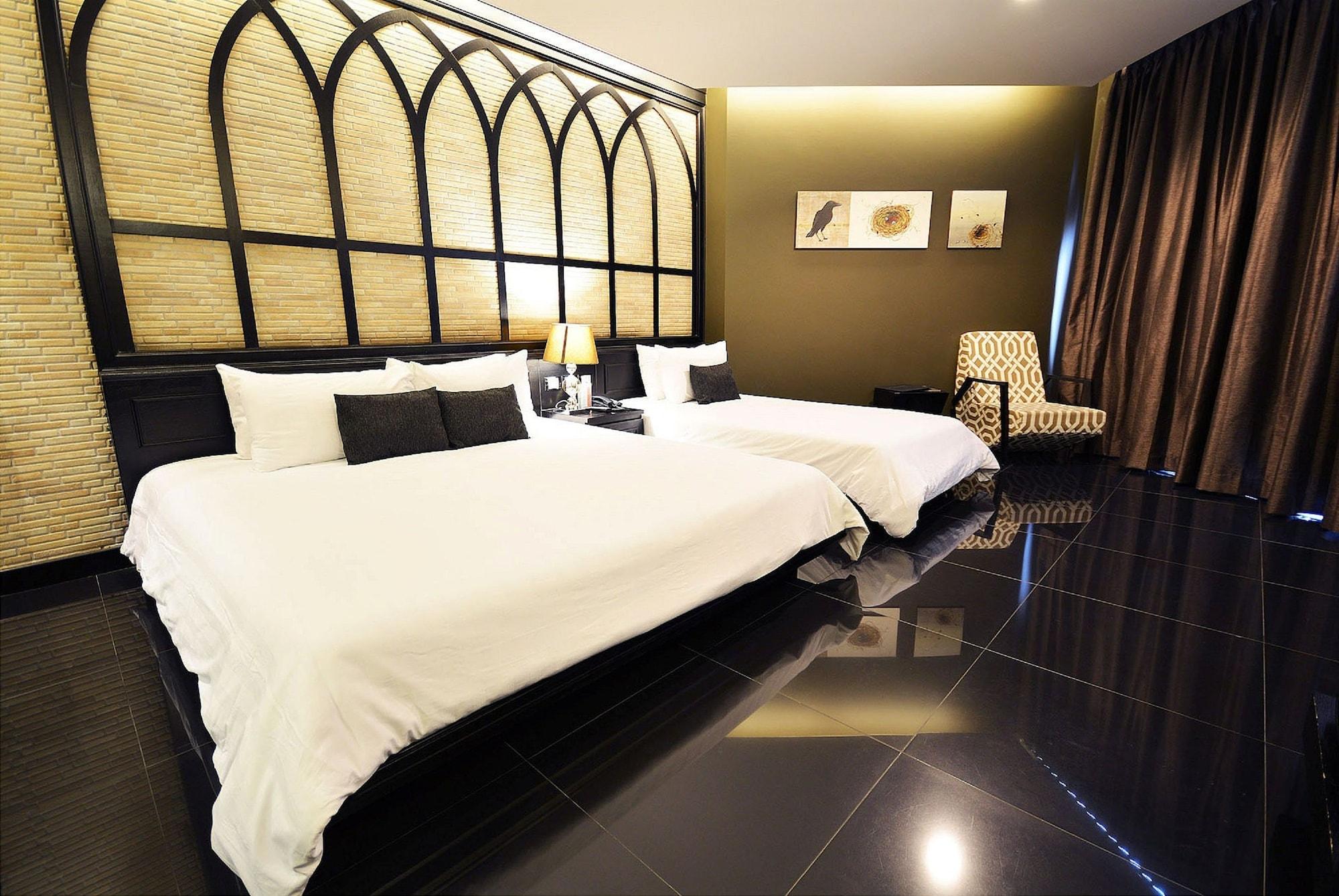 Hotel Tsix5 Quarter Pattaya Esterno foto