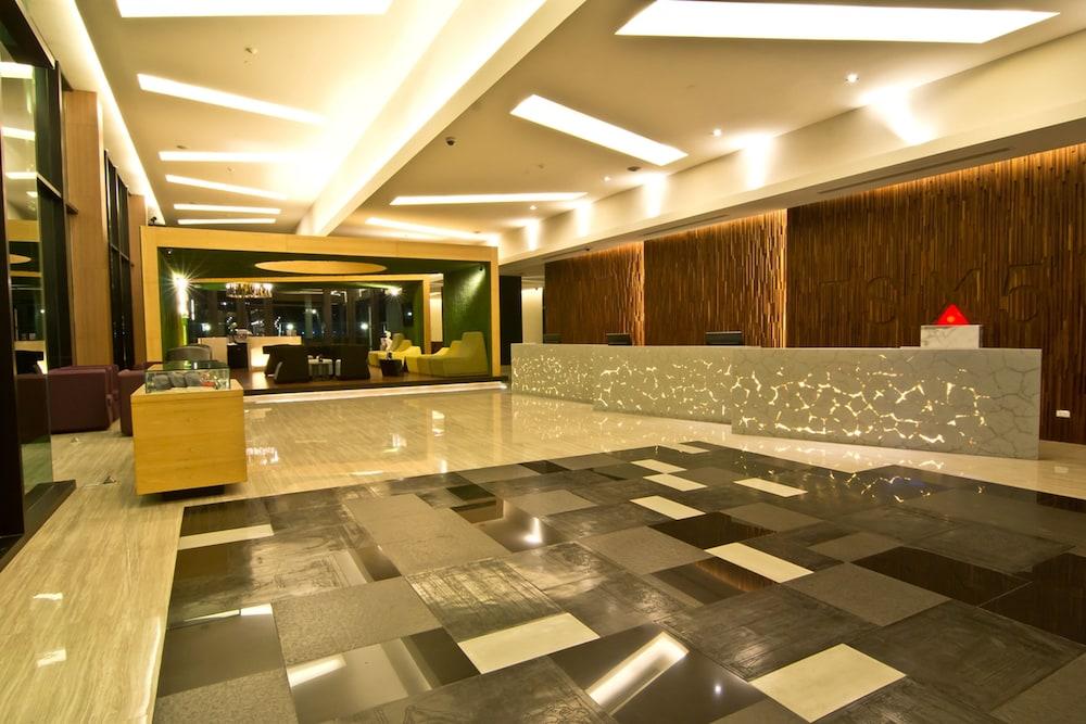 Hotel Tsix5 Quarter Pattaya Esterno foto