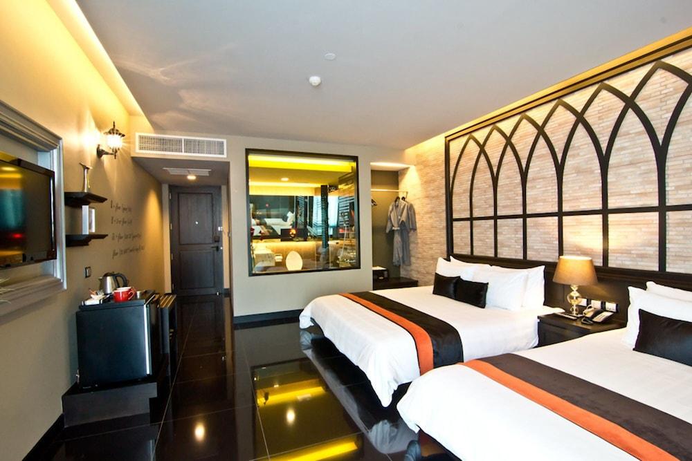 Hotel Tsix5 Quarter Pattaya Esterno foto