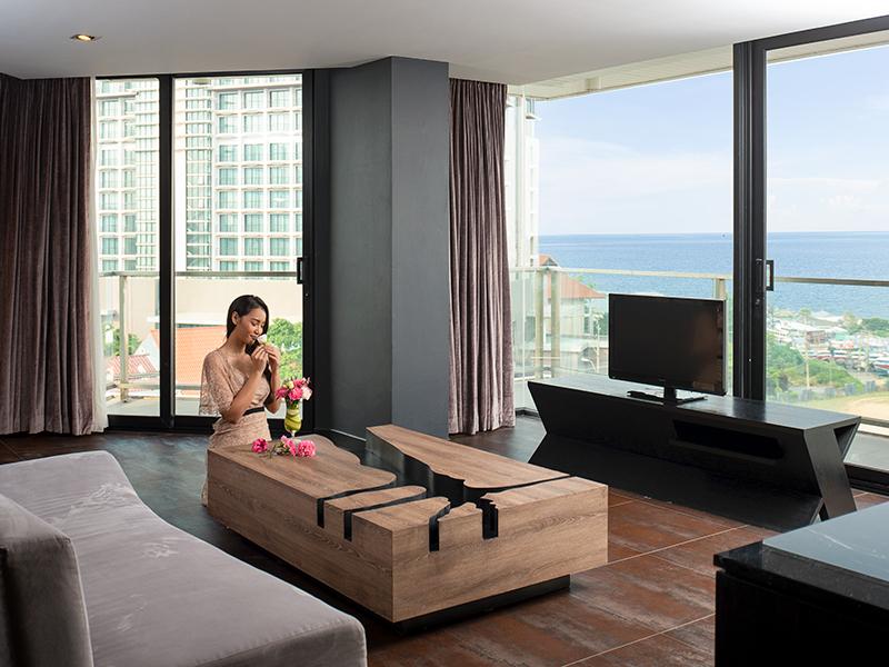 Hotel Tsix5 Quarter Pattaya Esterno foto