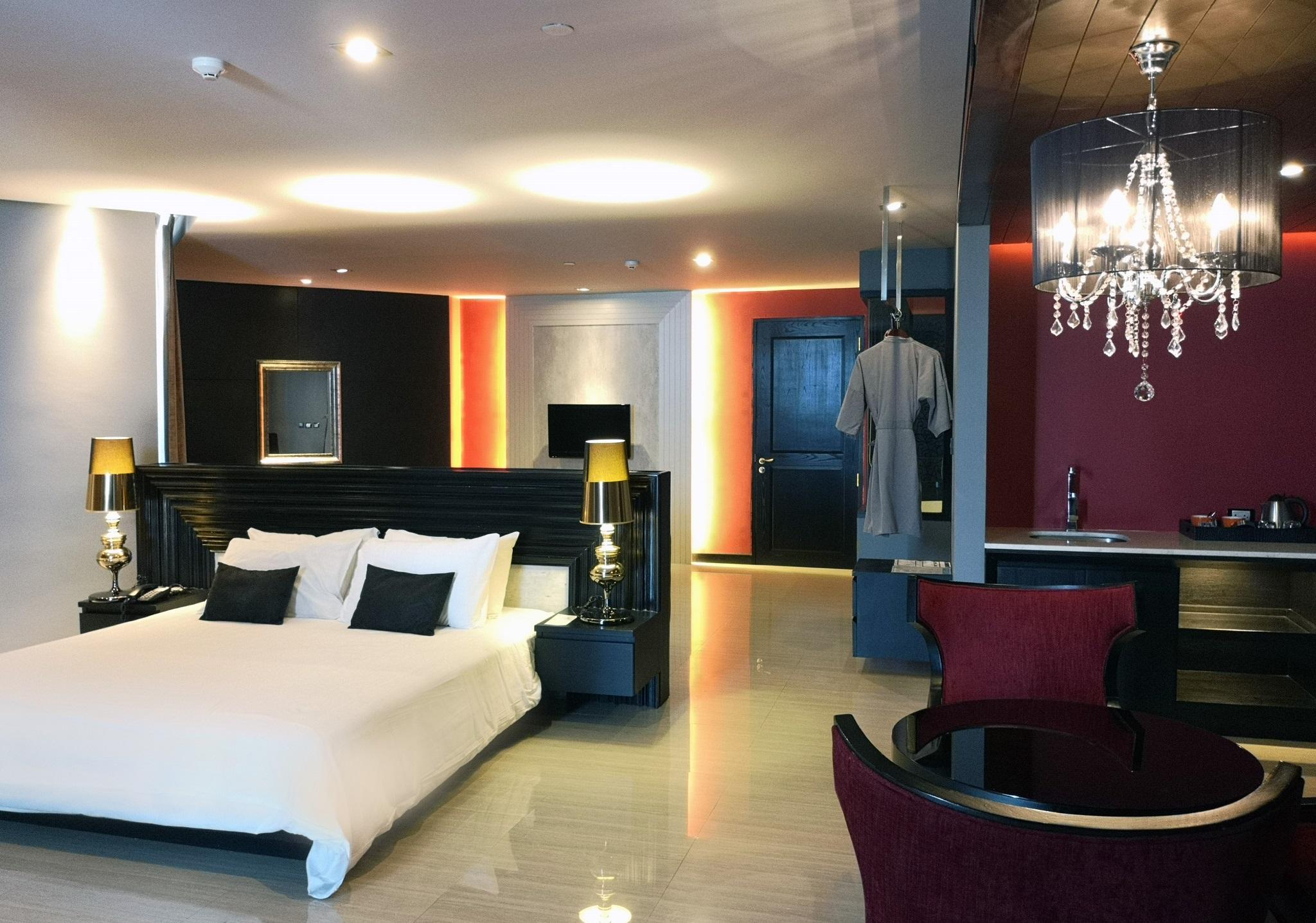 Hotel Tsix5 Quarter Pattaya Esterno foto