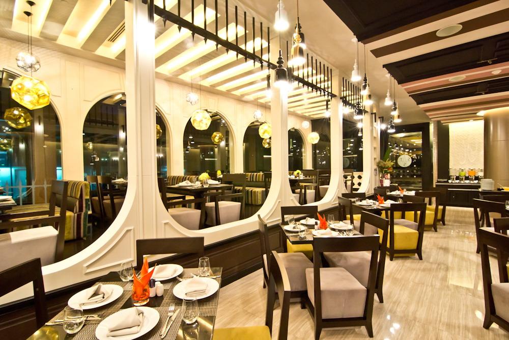 Hotel Tsix5 Quarter Pattaya Esterno foto