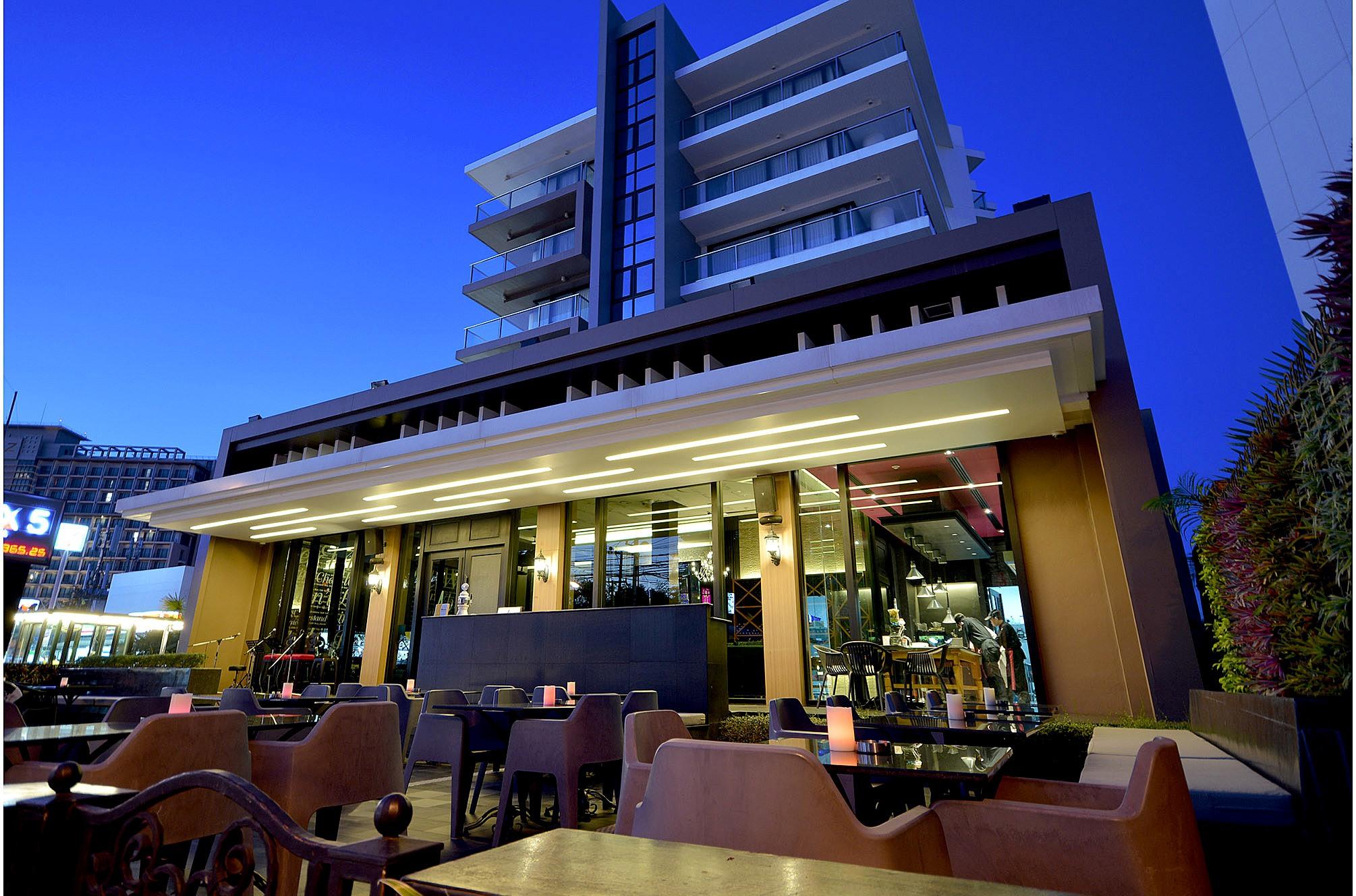 Hotel Tsix5 Quarter Pattaya Esterno foto